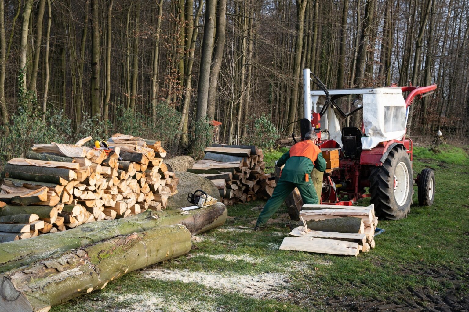 Warum trockenes Brennholz besser heizt